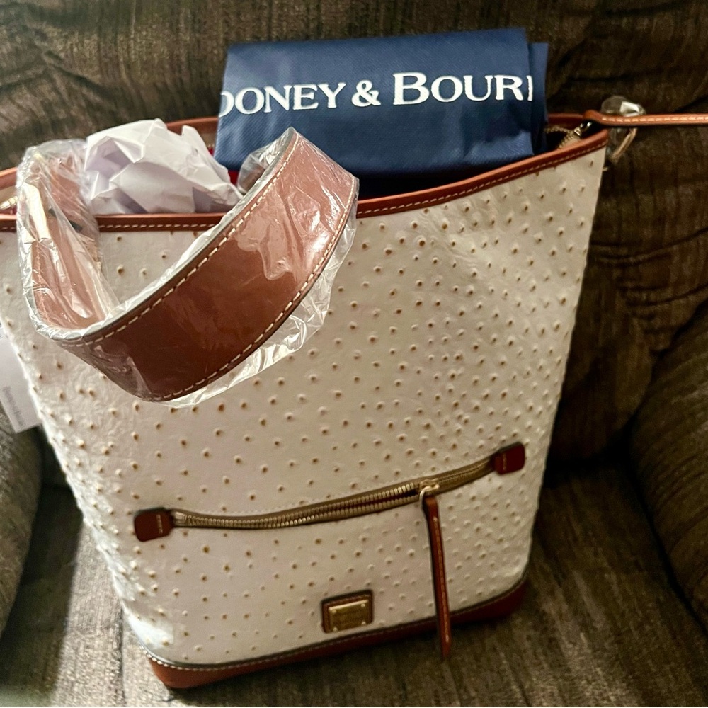 NWT Dooney Ostrich Polka Dots Brown and White Bag with dust bag - Picture 5 of 7